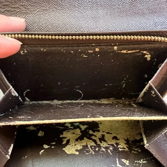 LV wallet - Picture 9 of 13